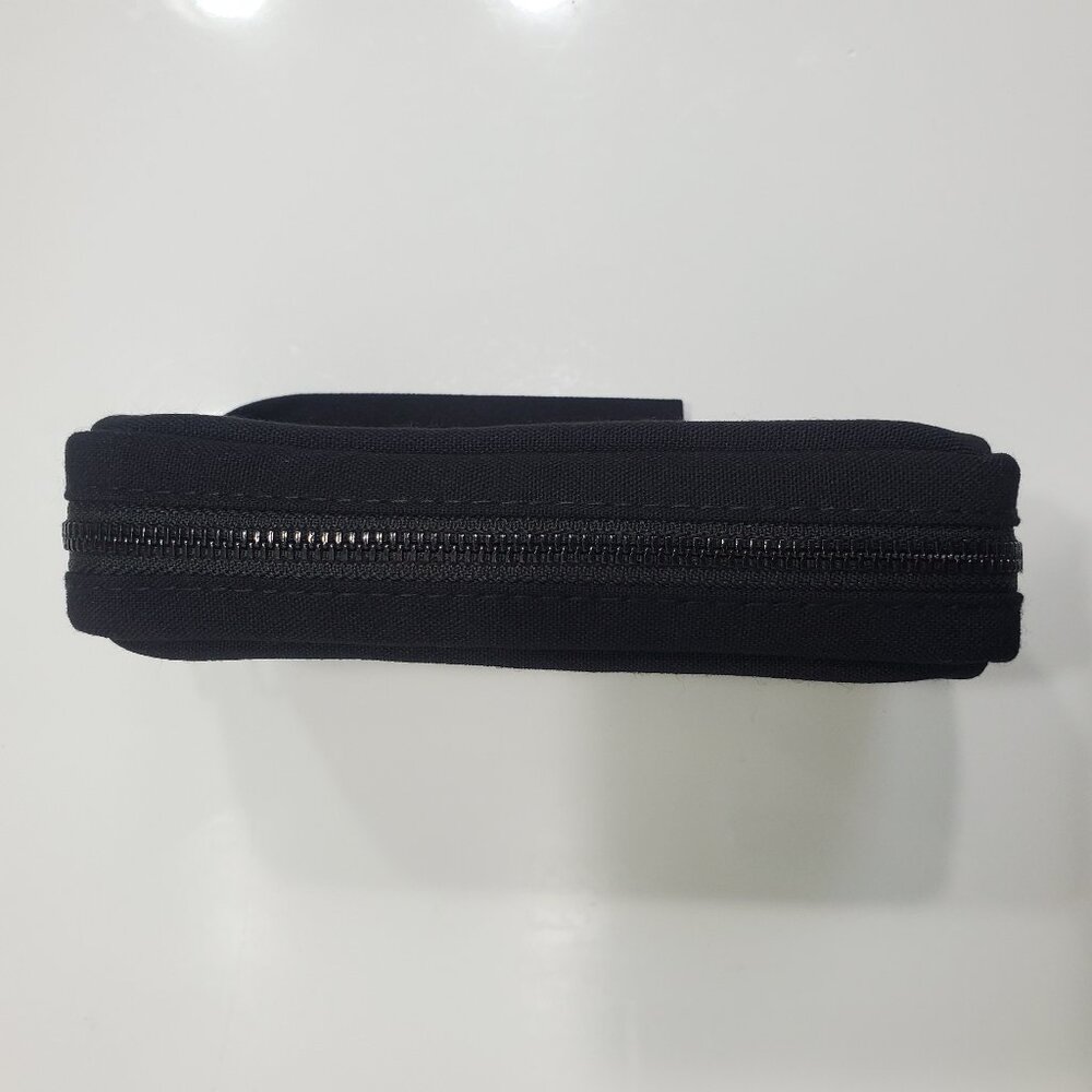 Valentino Wristlet - Picture 4 of 7